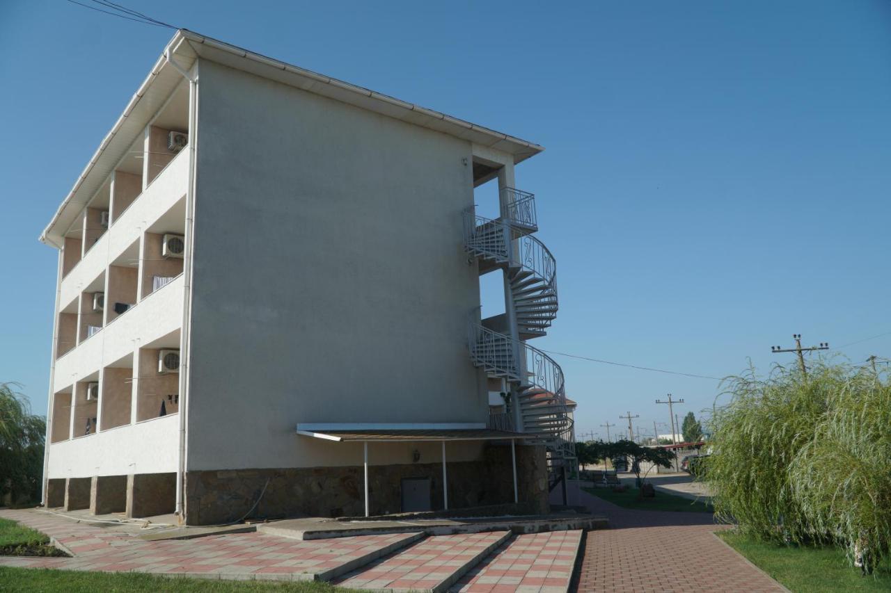 Радуга Курортная Гостиница Затока Экстерьер фото